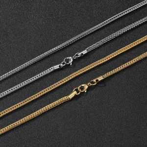 Λεπτομέρεια της αλυσίδας fox-tail 3mm από ανοξείδωτο ατσάλι με κούμπωμα σε χρυσό και ασημί
