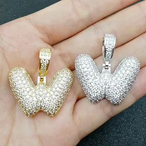 Macro di ciondoli a lettera W bubble ghiacciati in oro e argento con zirconi incastonati