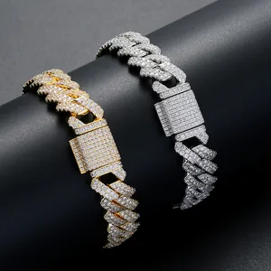 Vue détaillée de bracelets cubains or et argent de 13mm sertis de zircons cubiques pavés
