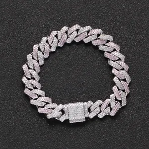 Bracelet cubain hip hop de 13mm avec zircons roses et blancs sur fond noir élégant