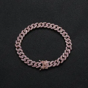 Detalle de la tobillera Cuban de 8mm en oro rosa con cristales brillantes micro pavé