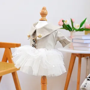 Robe beige en similicuir pour chien avec paillettes étoilées et jupe en tulle doux