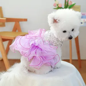 Robe violette pour chien avec paillettes argentées et volants en maille pour petits chiens