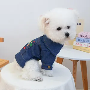 Süße Hunde-Jeansjacke mit bunter Stickerei auf dem Rücken für kleine Hunde