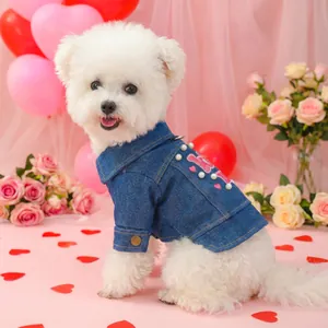 Dunkelblaue Hunde-Jeansjacke mit Perlenverzierung und rosa Herz-Stickerei für kleine Hunde