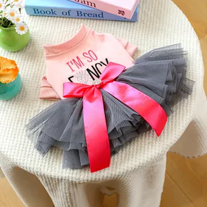 Vestito tutu per cani top rosa gonna tulle grigio con grande fiocco cucciolo dettaglio