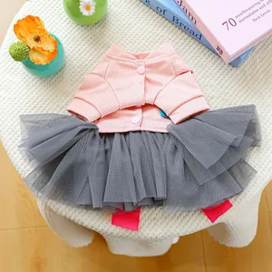 Bellissimo abito tutu per cani rosa e grigio, vestito in tulle per cuccioli animali.