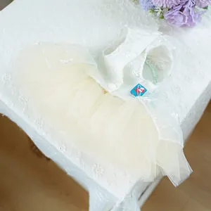 Bellissimo abito tutu in pizzo bianco per cani di piccola taglia, ideale per feste.