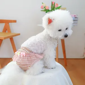 Mutandine igieniche a righe per cani piccoli con gonna in tulle rosa e fiocchi dolci