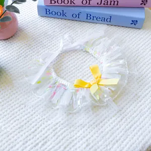 Collier en dentelle pour animaux avec nœud jaune et liseré brillant pour chats