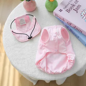 Detailweergave van de roze huisdierset met vest en zonnehoed van 100% stevig polyester