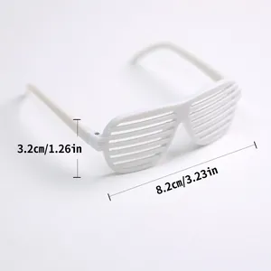 Zijaanzicht van de witte shutterbril voor huisdieren met afmetingen 8,2cm bij 3,2cm