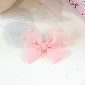 Barrette à nœud en tulle rose pour petits animaux avec perles blanches et pince en métal