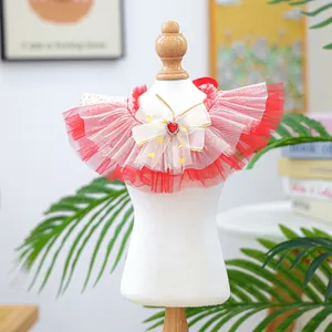 Bandana en dentelle pour animaux avec tulle rouge et bijou coeur pour petits chiens et chats
