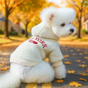 Sweat à capuche en polaire sherpa crème pour animaux avec broderie New York pour chiens
