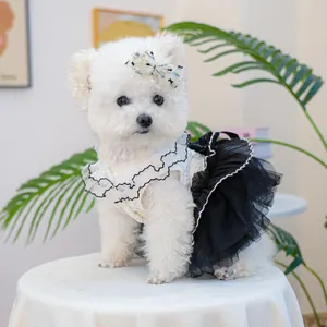 Ensemble robe pour animal de compagnie avec haut en dentelle et jupe en tulle noir chic