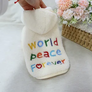 Gilet caldo in pile sherpa per cani e gatti con ricamo world peace sul retro