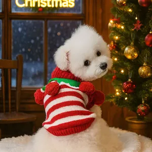 Festoso maglione natalizio per animali a righe rosse e bianche con colletto verde