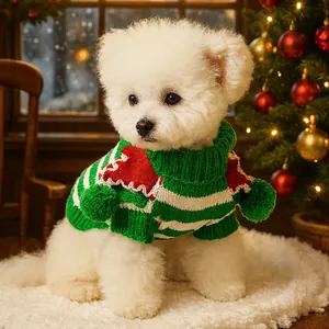Maglione natalizio per animali a righe rosse e verdi con pompon per cani di piccola taglia