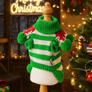 Maglione natalizio a righe verdi e bianche per animali con fiocchi di neve e pompon