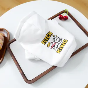 Détail du sweat blanc pour animaux avec imprimé graphique cartoon Fetch King