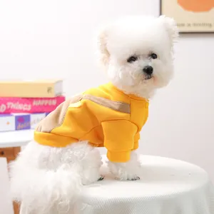 Sweat à capuche jaune pour chien avec rayures brunes pour petit animal en hiver