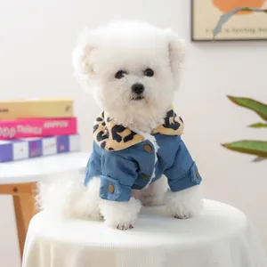 Chaqueta vaquera para mascota con cuello de leopardo y forro polar para perros pequeños