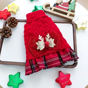 Rotes Weihnachts-Haustierkleid mit Strickoberteil und Karorock für Hunde und Katzen