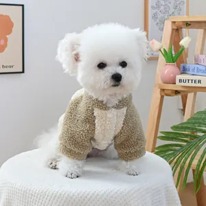 Pull en peluche pour petits chiens avec motif patchwork en polaire marron et blanc