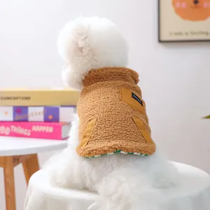 Gilet reversibile in caldo pile per cani marroni con tasca decorativa