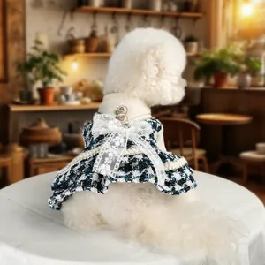 Robe Élégante pour Chien et Chat en Tweed Style Princesse Avec Nœud en Dentelle pour Automne Hiver Vêtements Animaux