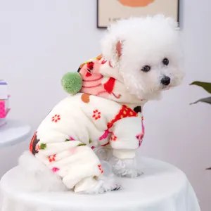 Mono para perro de forro polar beige con estampados de dibujos y capucha con pompón