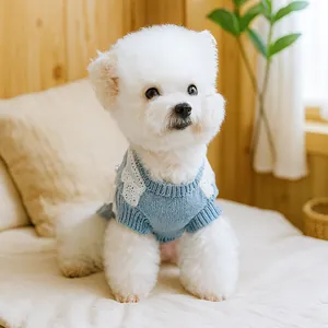 Blauer Strickpullover für Hunde mit Flügeln aus Spitze und Perlen für kleine Haustiere