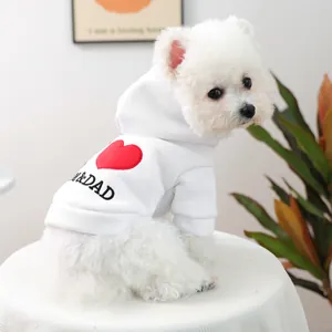 Sweat à capuche blanc pour chiot avec broderie cœur rouge et imprimé MOM & DAD