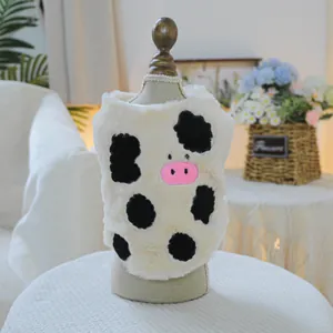 Huisdier vest van lamsvel fleece met koeienprint en schattig varkensneus borduursel