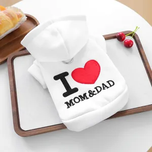 Sweat blanc pour petit chien avec broderie I Love Mom & Dad et anneau en D