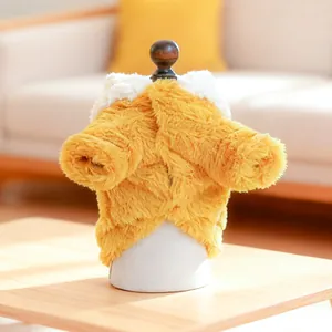 Gelbe Plüsch-Hundejacke mit weißem Fleece-Besatz für kleine Hunde und Katzen im Detail