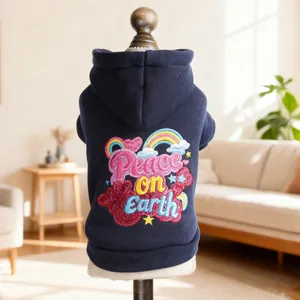 Felpa con cappuccio blu scuro per cani e gatti con ricamo Peace on Earth colorato