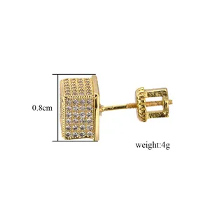 Makro-Detail von quadratischem Goldohrring mit Zirkonia-Besatz und 0,8cm Schraubverschluss