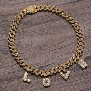 Collar de cadena cubana dorada hip hop con colgante de letras LOVE con circonitas