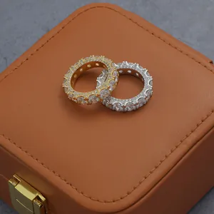 Anelli eternity hip hop classici in oro e argento con zirconi incastonati a griffe