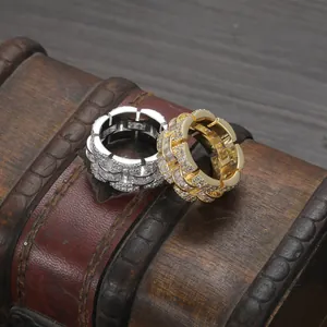 Set di anelli hip-hop di lusso con zirconi a catena in finitura oro e argento