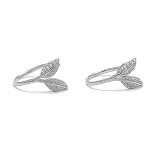 Minimalistische S925 sterling zilveren oorknopjes met een verfijnd bladknopontwerp