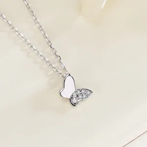 Collar de mariposa de plata esterlina S925 con circonitas brillantes en cadena fina
