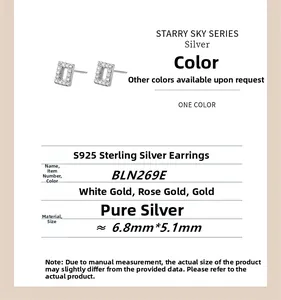Vue macro détaillée des boucles d'oreilles carrées en argent S925 avec micro-incrustations
