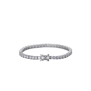 Detailansicht des 925er Sterling Silber Tennisarmbands mit 4mm Zirkonia und Sicherheitsverschluss