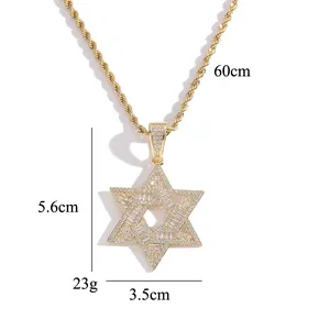 Dimensions détaillées du pendentif étoile de David glacé avec chaîne de 60 cm