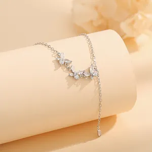 Elegante collar de mariposa en plata de ley S925 con brillantes cristales de circonita