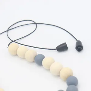 Collier de dentition pour bébé avec perles en silicone et bois et fermoir de sécurité