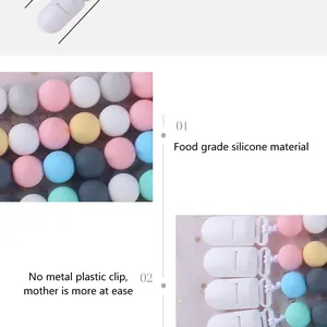 Dettaglio della catenella portaciuccio in silicone alimentare con perle colorate